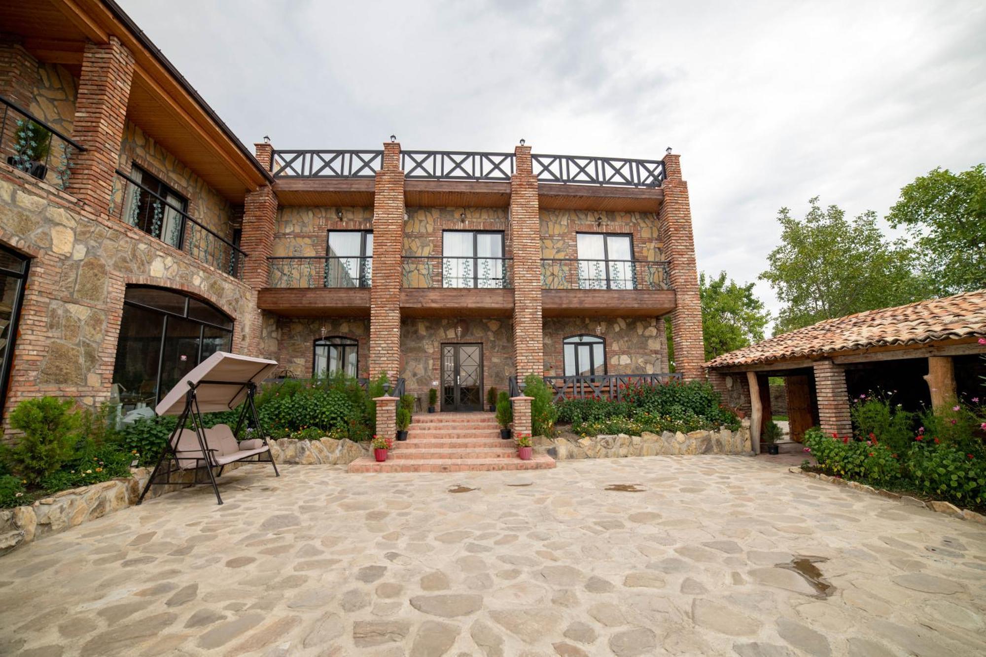 Bekas Wine Cellar Hotel Akhmeta Exterior photo